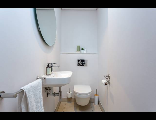 2 BEDROOM APARTMENT TO LET IN WATERFRONT